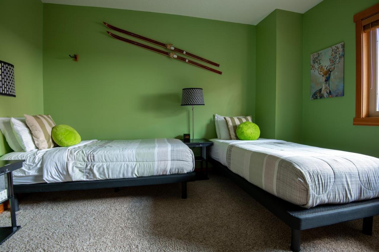 Renovated Condo, 2Br, 2Ba, Heated Pool, 3 Hot Tubs, Pets Welcome! แคนมอร์ ภายนอก รูปภาพ